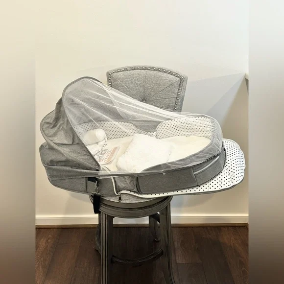 Omzer Gray Baby Travel Bassinet - Picture 2 of 11
